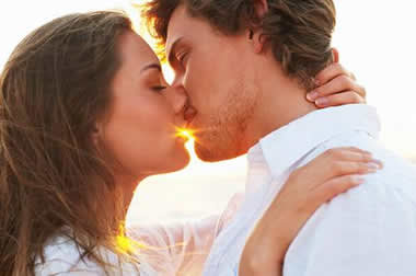 付き合う前のキスは当たり前！女性が付き合う前にキスする心理とは？