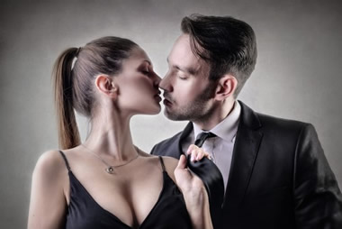女性を興奮させるディープキスの上手いやり方14選