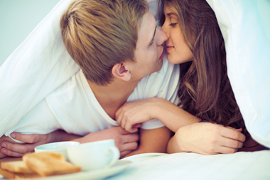 女性が思わずドキッとしちゃう不意打ちキスのシュチエーション20選